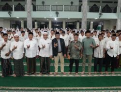 Gus Faiz di Khutbah Wada’ Unissula: Mahasiswa Harus Jadikan Ilmu sebagai Jalan Membahagiakan Orang Tua